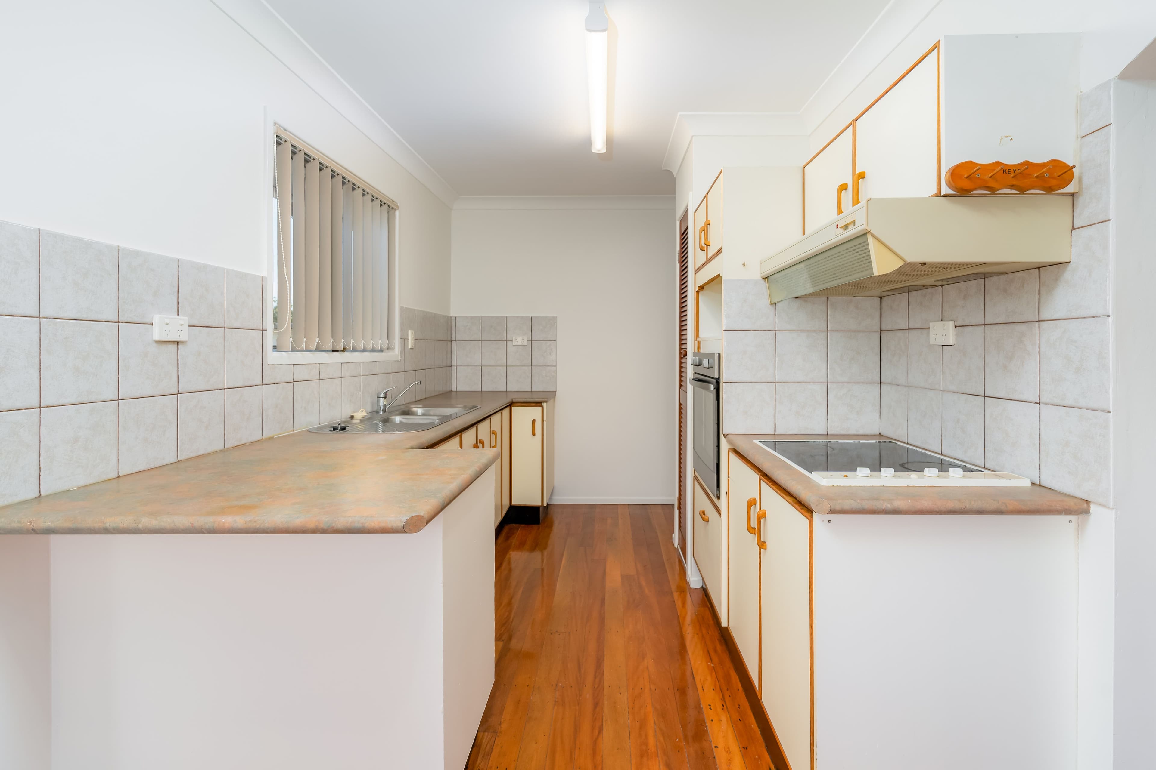 96 Ashton Street, Kingston QLD 4114, Kingston - Thumbnail 5