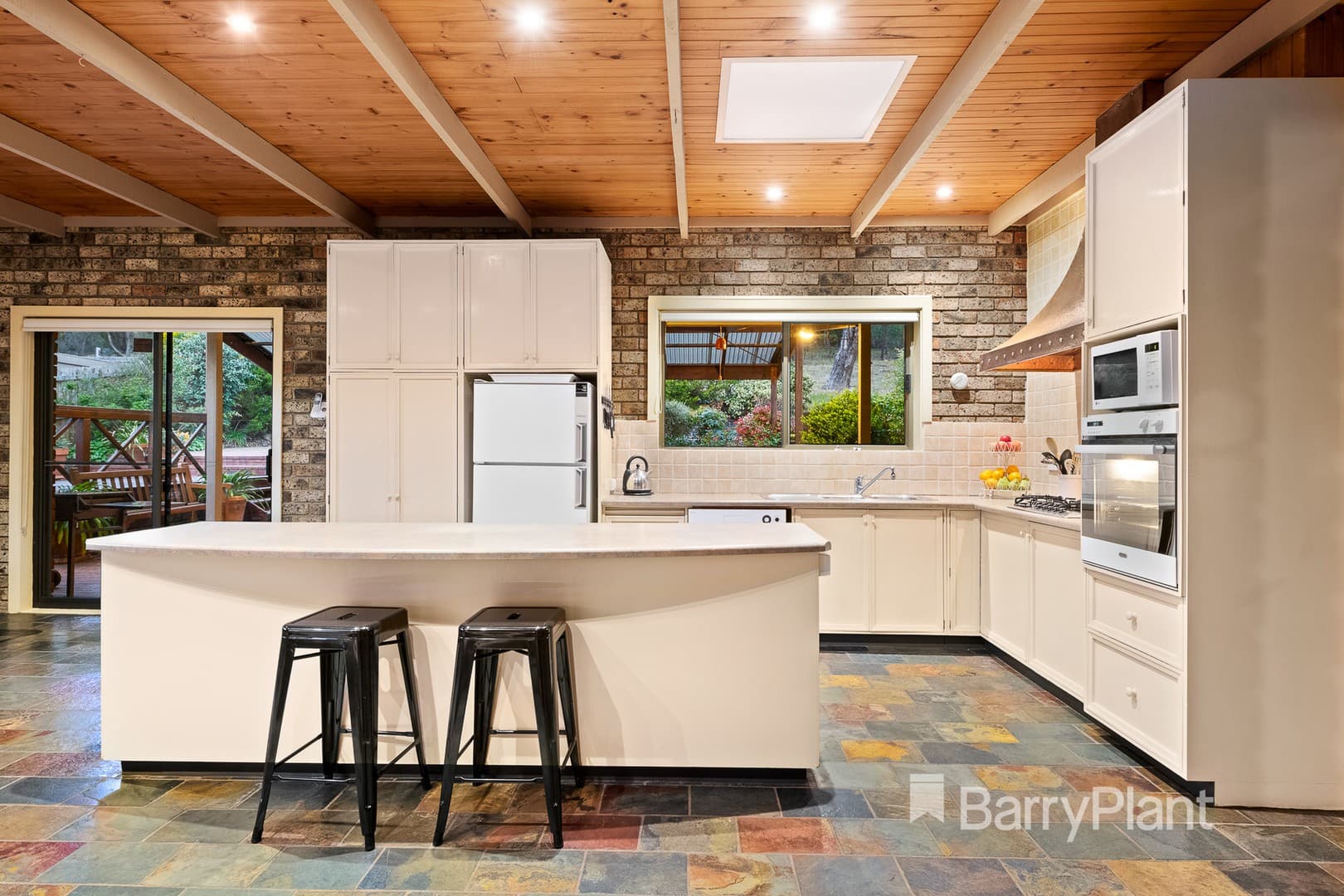 22 Lynette Avenue, Warrandyte, VIC 3113, Warrandyte - Thumbnail 2