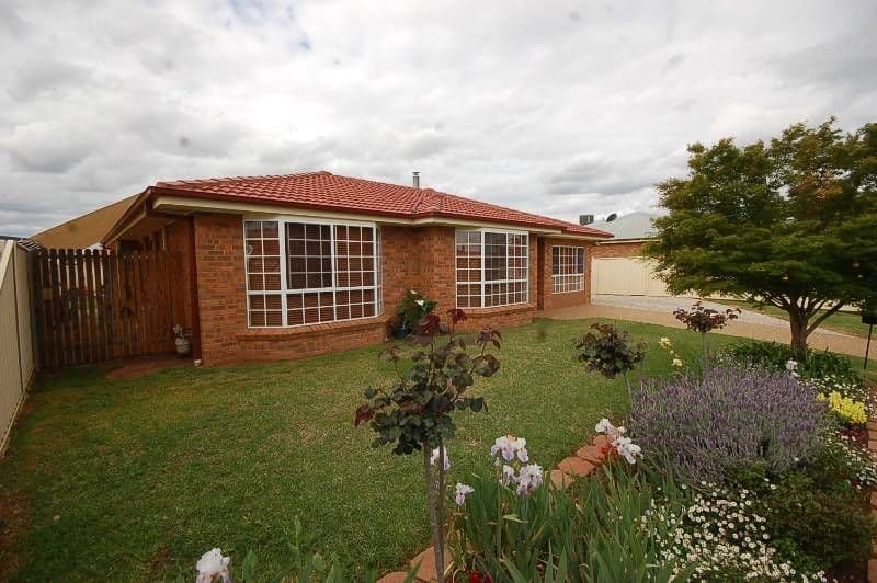 15 Foreshaw Avenue, GRIFFITH NSW 2680, Griffith - Image 1