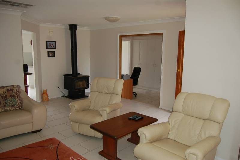 15 Foreshaw Avenue, GRIFFITH NSW 2680, Griffith - Thumbnail 4