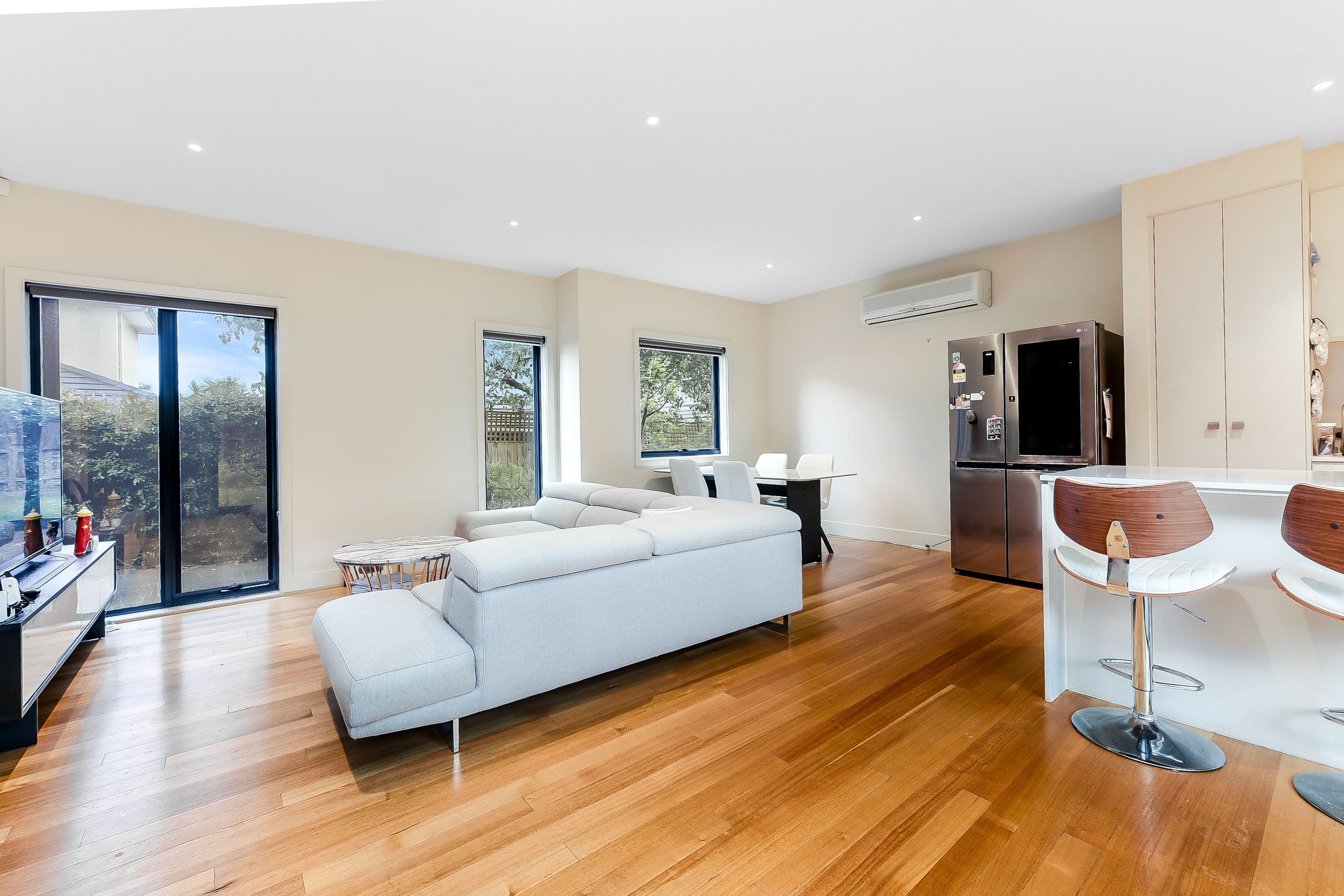 12 La Frank Street, Burwood VIC 3125, Burwood - Thumbnail 2