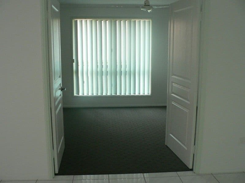 8 Richard Street, BOYNE ISLAND QLD 4680, Boyne Island - Thumbnail 3