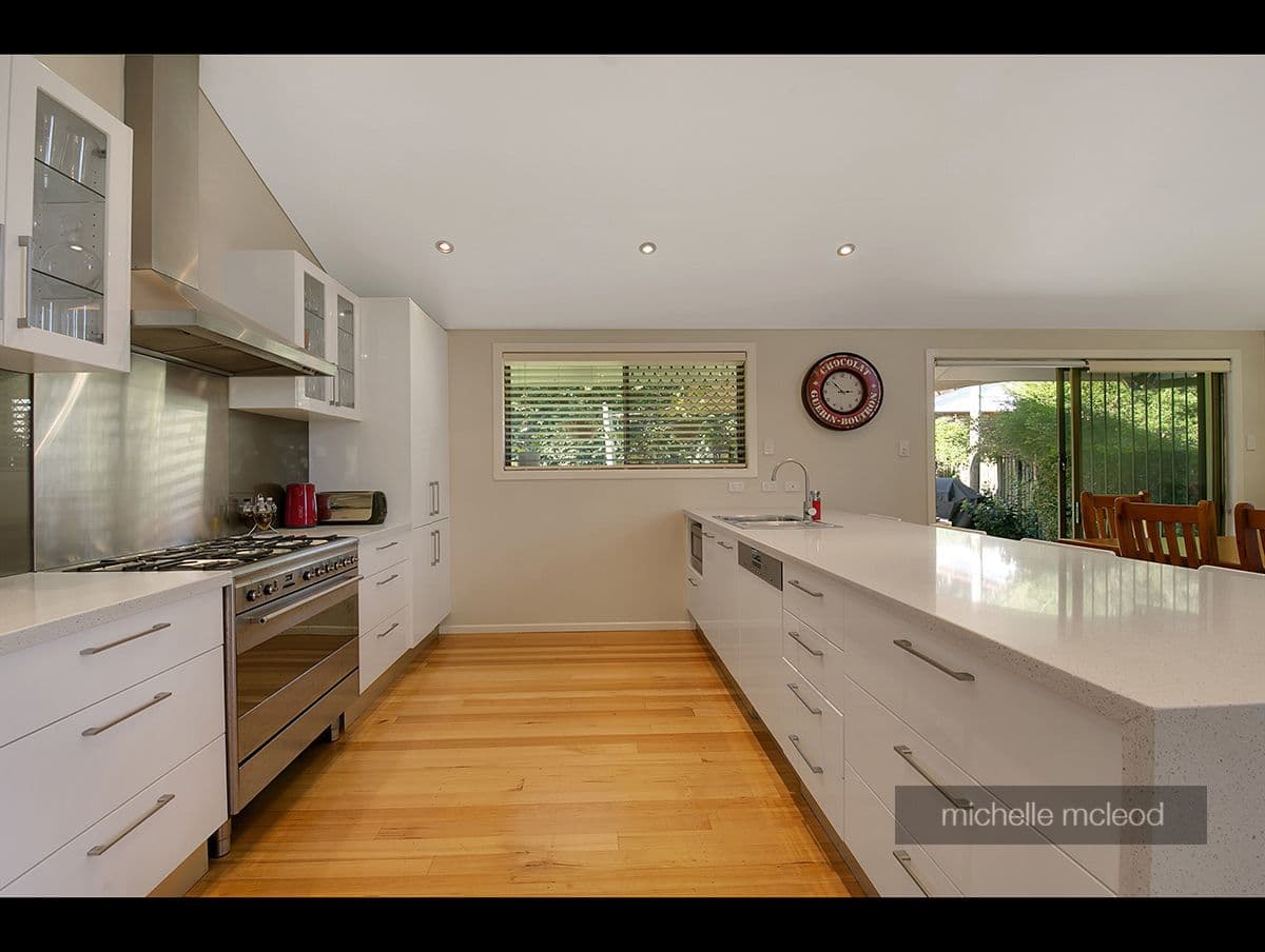 33 Ironbark Road, Chapel Hill QLD 4069, Chapel Hill - Thumbnail 2