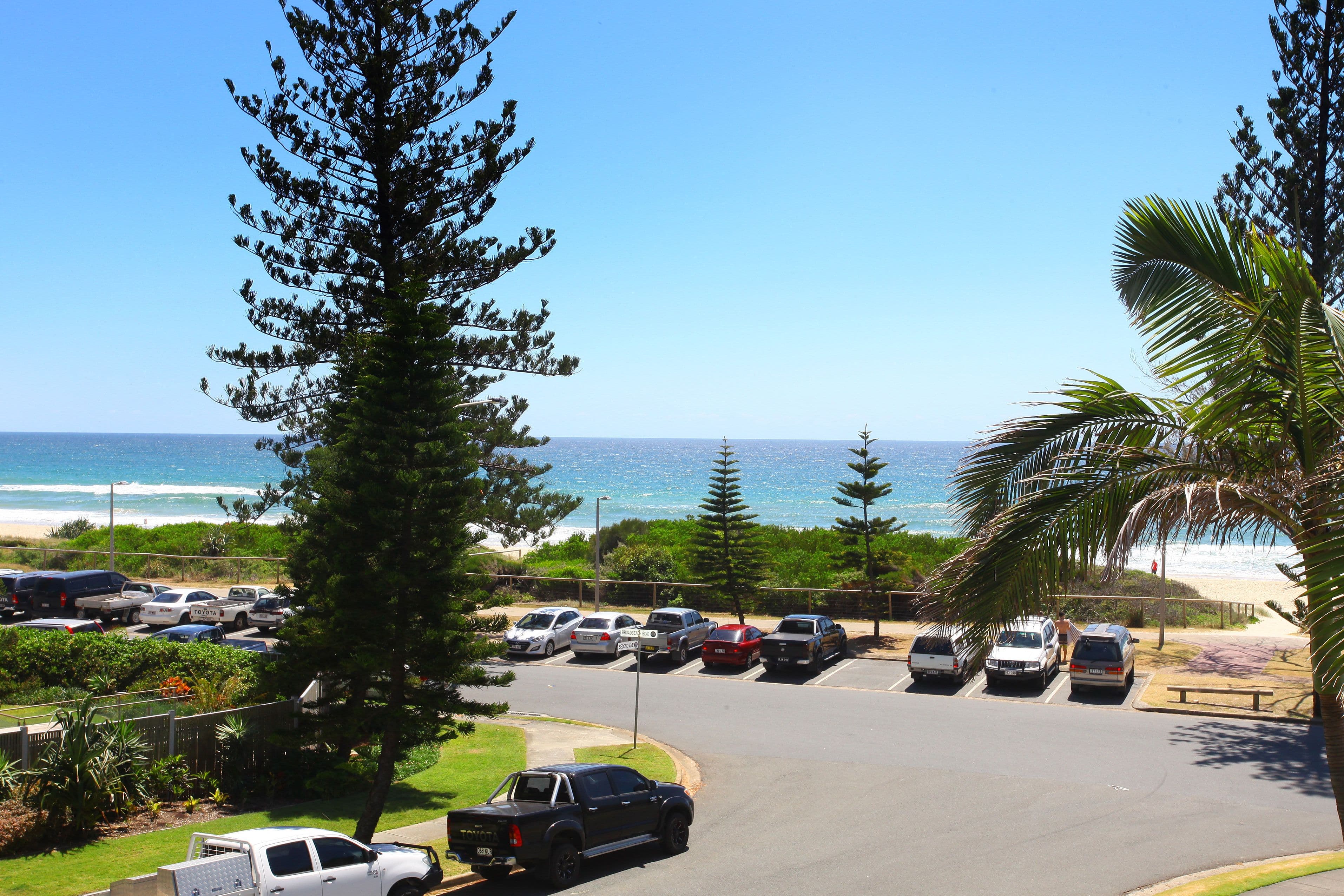10 'Oceana' 100 Old Burleigh Road, Broadbeach QLD 4218, Broadbeach - Thumbnail 2