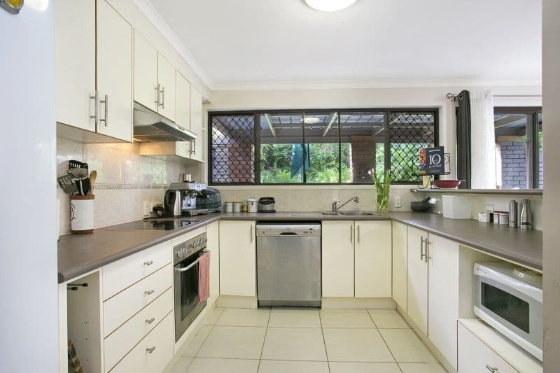 9 Staaten Street, CHAPEL HILL QLD 4069, Chapel Hill - Thumbnail 4