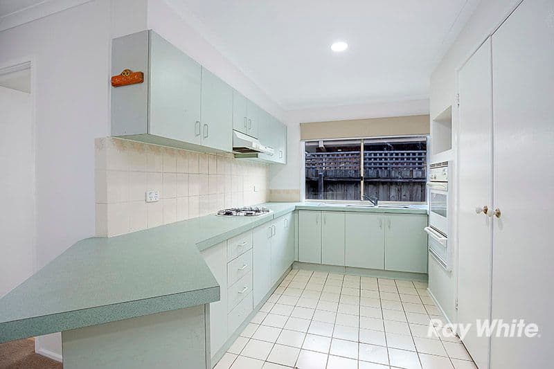 71 Courtenay Avenue, Cranbourne North VIC 3977, Cranbourne North - Thumbnail 2