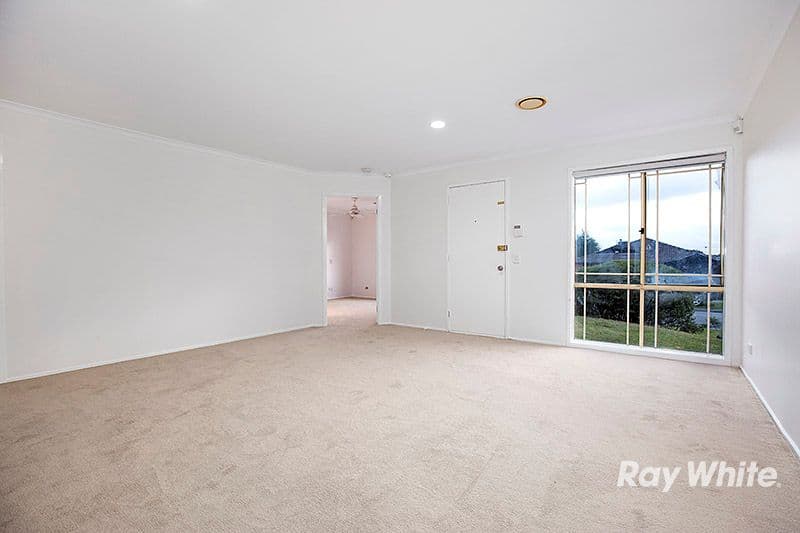 71 Courtenay Avenue, Cranbourne North VIC 3977, Cranbourne North - Thumbnail 5