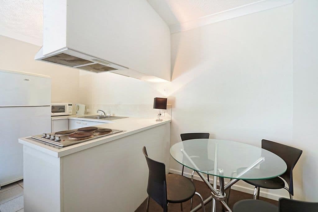 33 Cypress Avenue, Surfers Paradise QLD 4217, Surfers Paradise - Thumbnail 2