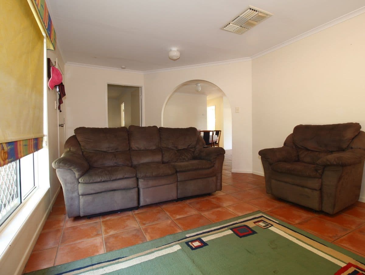 72 Gray Street, Emerald QLD 4720, Emerald - Thumbnail 6
