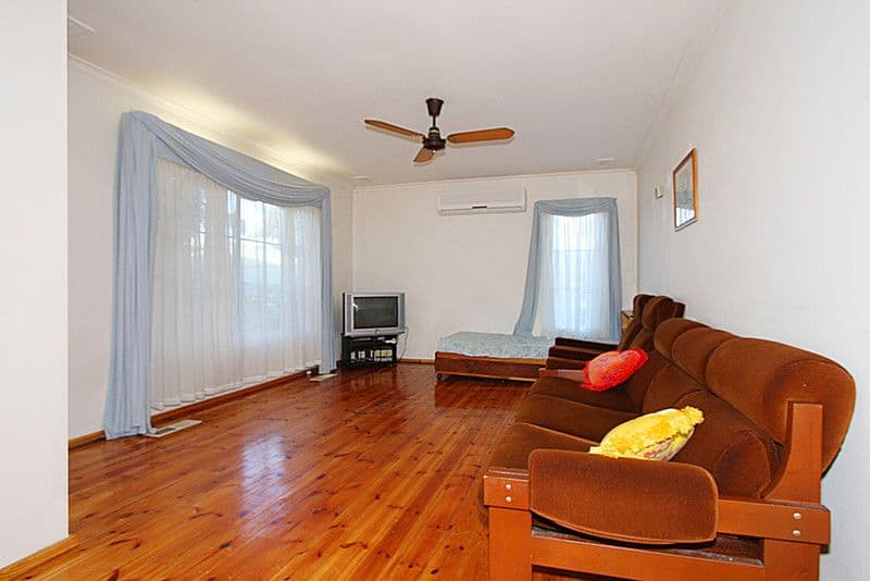 13 Binalong Avenue, Chadstone VIC 3148, Chadstone - Thumbnail 2