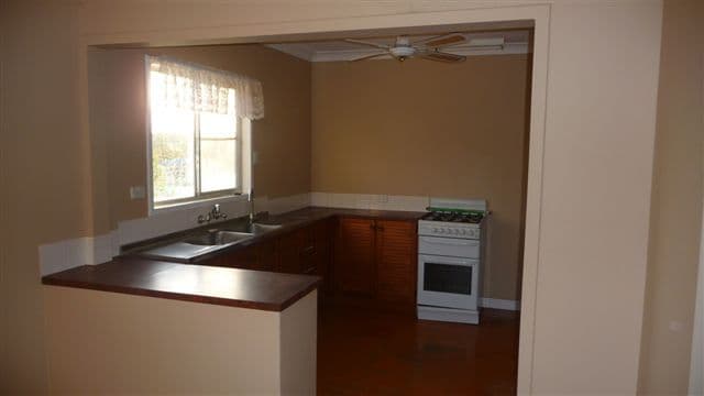 10 Peters Street, GOOMBUNGEE QLD 4354, Goombungee - Thumbnail 3