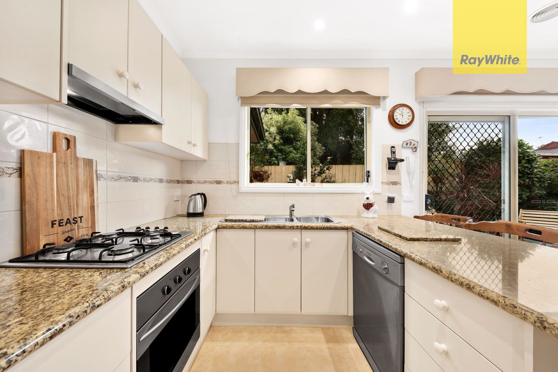 10A Pebble Beach Court, Sunbury, Sunbury - Thumbnail 3