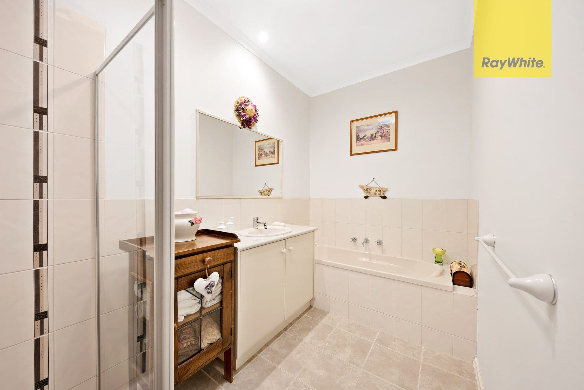 10A Pebble Beach Court, Sunbury, Sunbury - Thumbnail 7