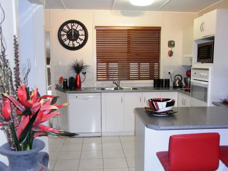 92 Noosa Road, MONKLAND QLD 4570, Monkland - Thumbnail 2