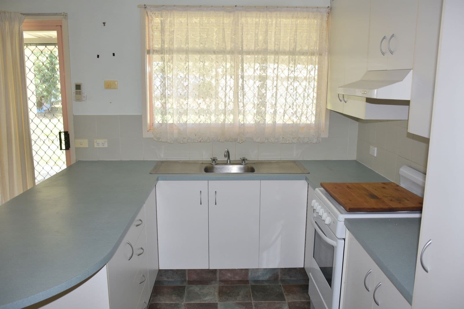 12 Loren Avenue, Moree NSW 2400, Moree - Thumbnail 3