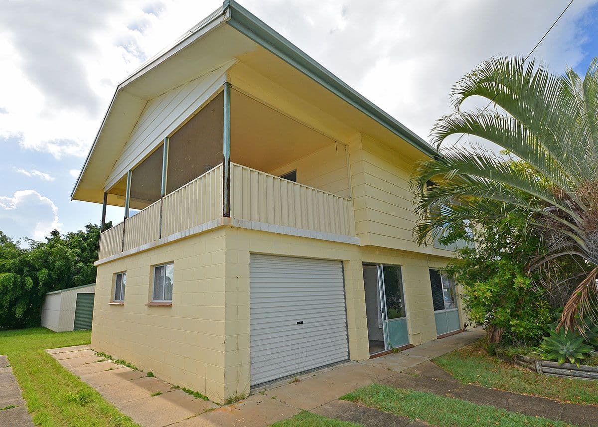 Unit 1 and 2 172 Long Street, POINT VERNON QLD 4655, Point Vernon - Thumbnail 3