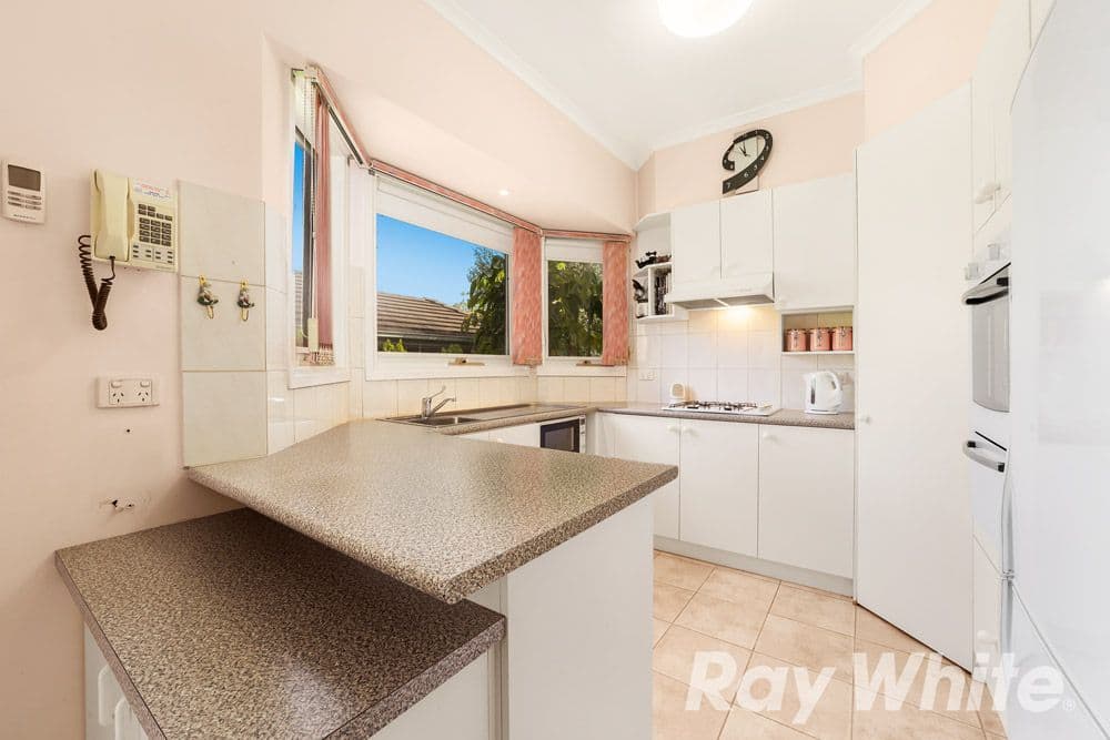8 Walter Withers Court, Viewbank VIC 3084, Viewbank - Thumbnail 2