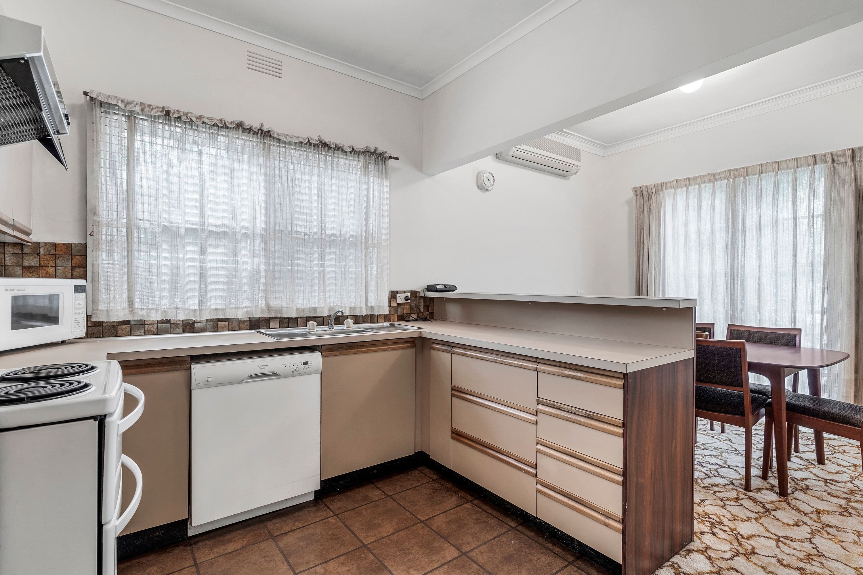 19 Beddoe Avenue, Clayton VIC 3168, Clayton - Thumbnail 3