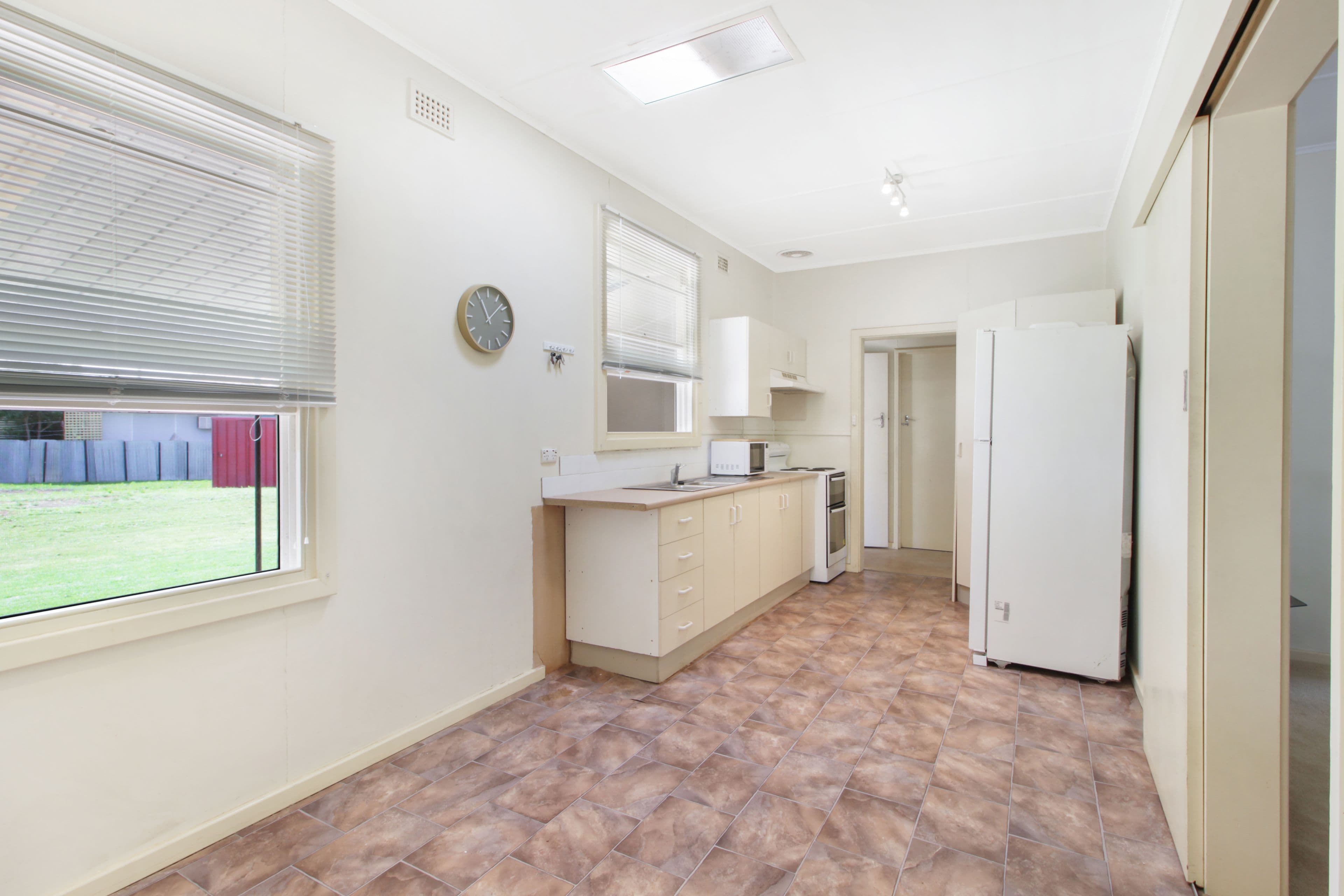 2 Kurrajong Avenue, Renmark SA 5341, Renmark - Thumbnail 6
