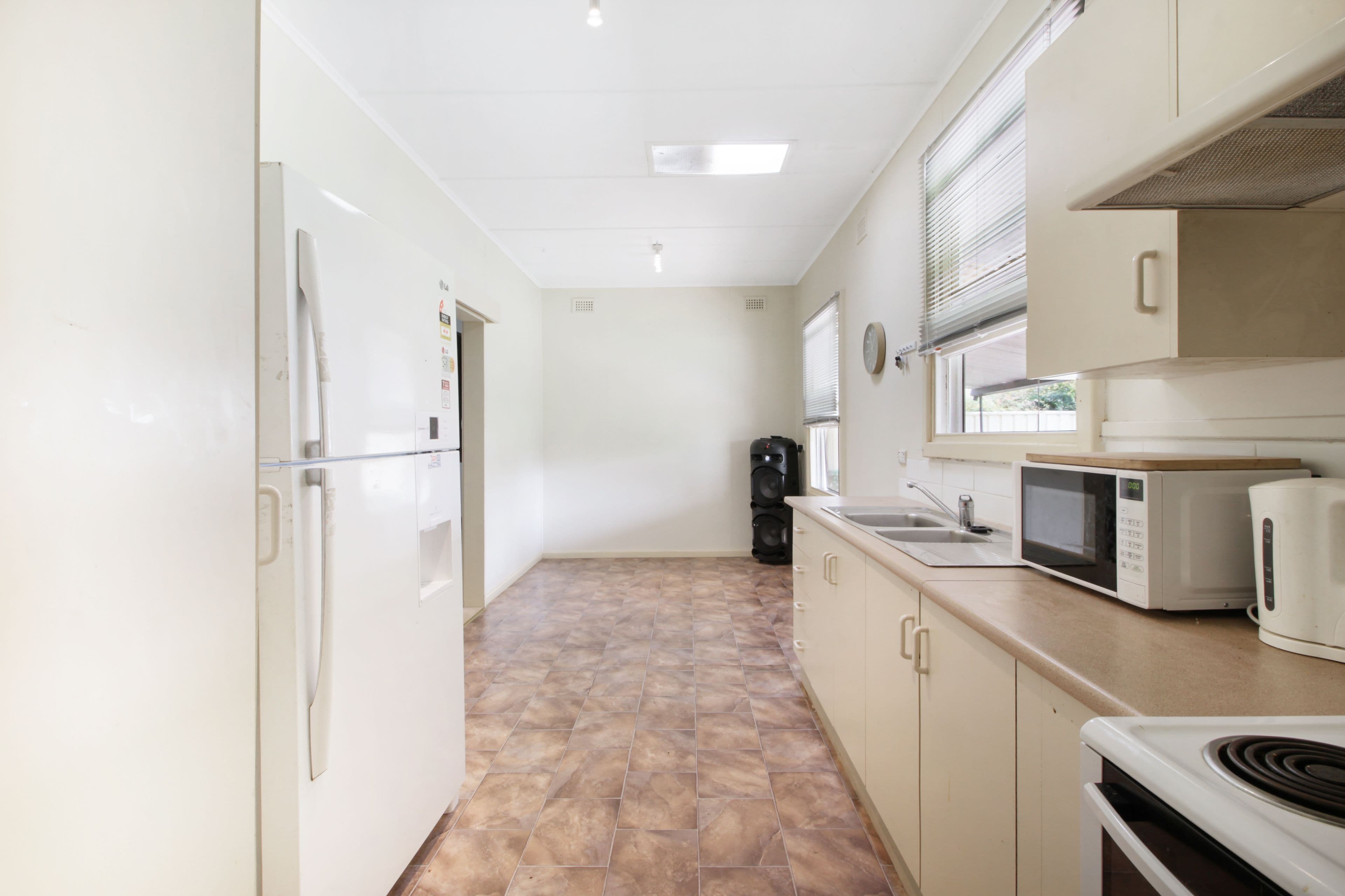 2 Kurrajong Avenue, Renmark SA 5341, Renmark - Thumbnail 8
