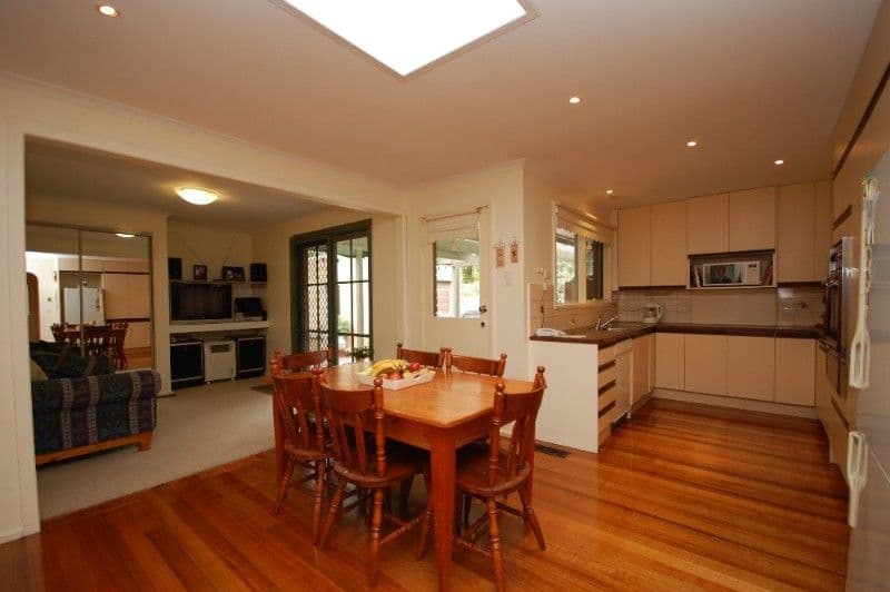 17 Buckmaster Drive, MOUNT EVELYN VIC 3796, Mount Evelyn - Thumbnail 2