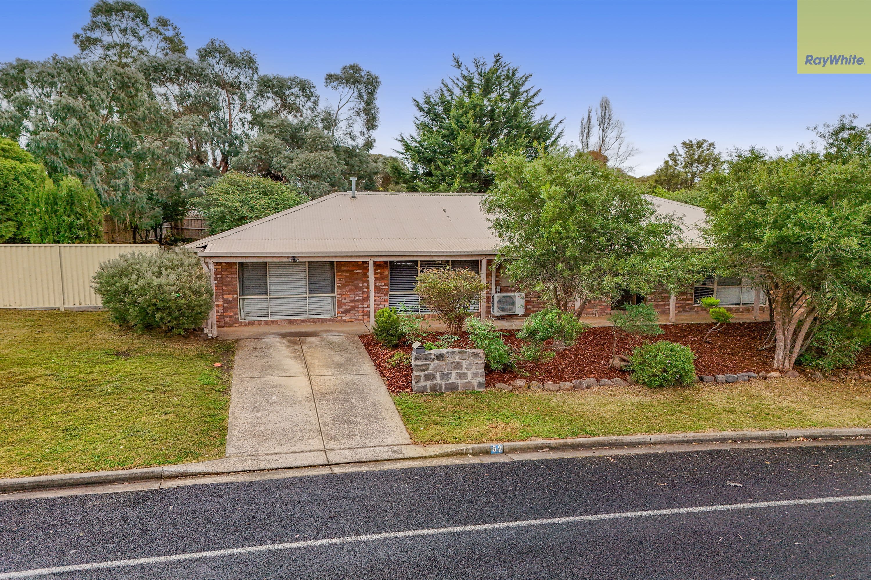 92 Underbank Boulevard, Bacchus Marsh VIC 3340, Bacchus Marsh - Thumbnail 3