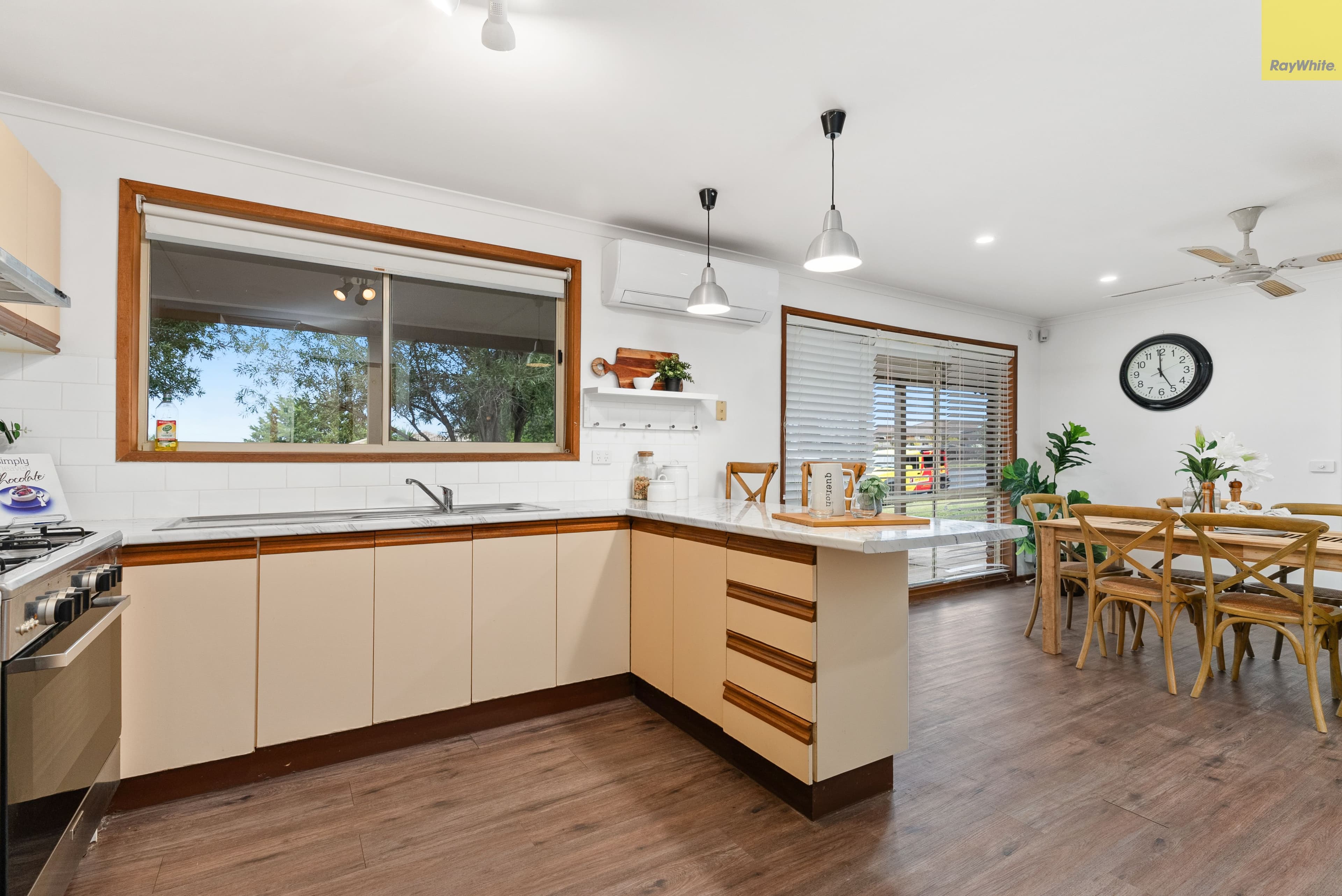92 Underbank Boulevard, Bacchus Marsh VIC 3340, Bacchus Marsh - Thumbnail 5