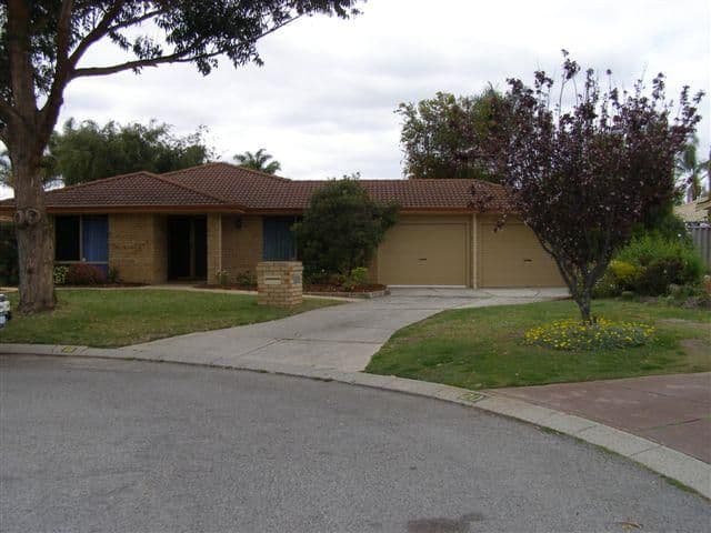 18 Stonecreek Close, THORNLIE WA 6108, Thornlie - Image 1