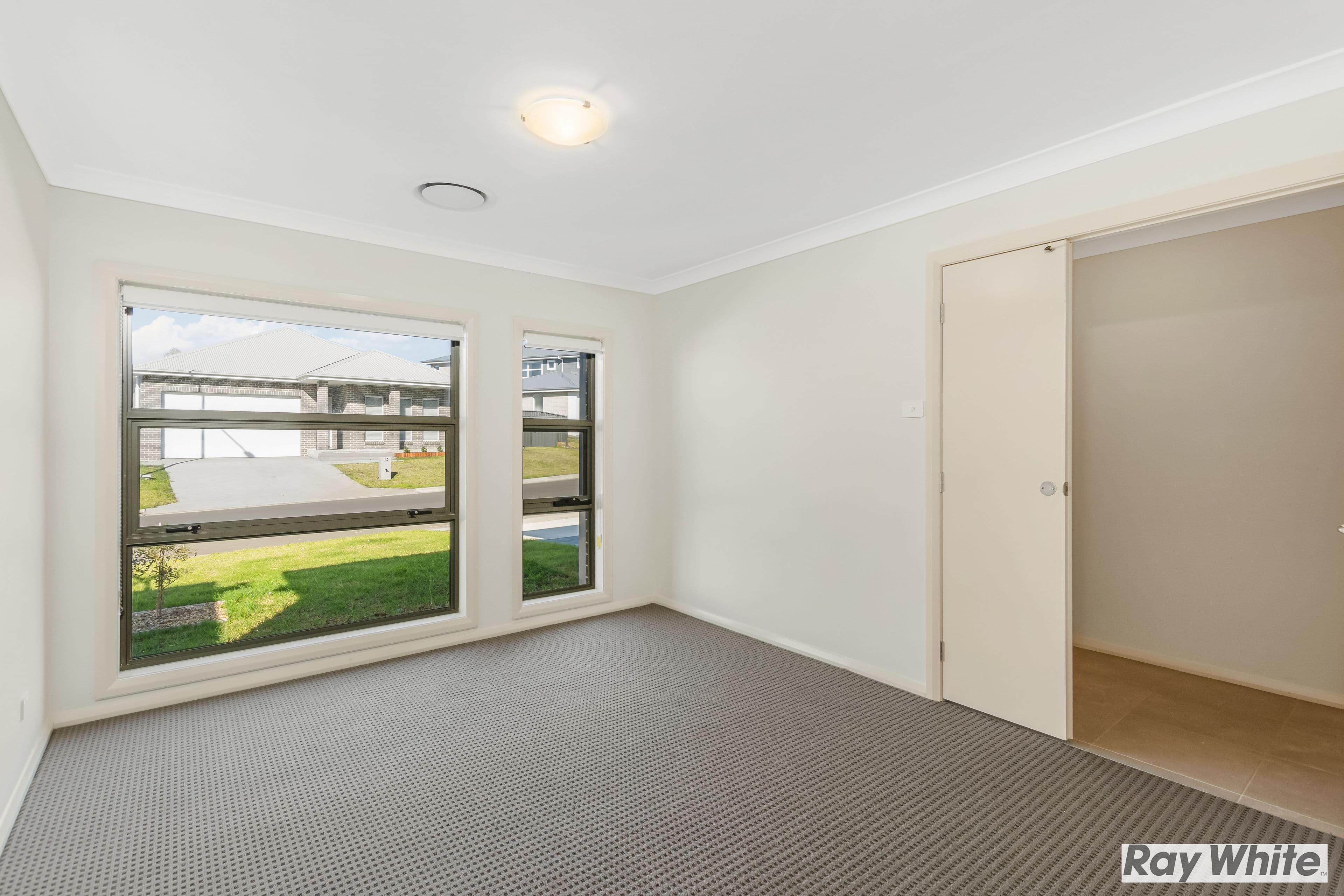 16 Crystal Avenue, Horsley - Thumbnail 4