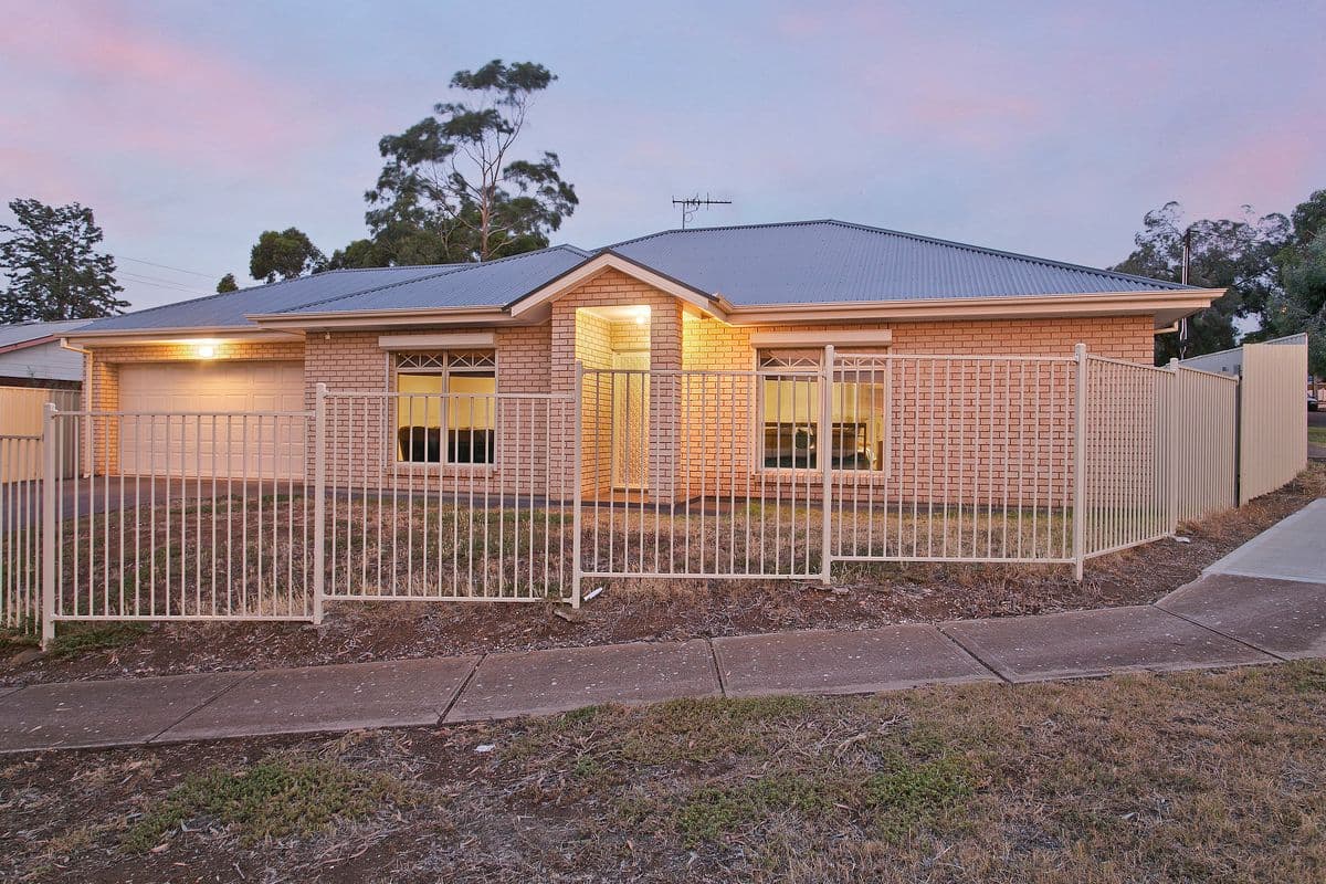 8 Amber Avenue, Clearview SA 5085, Clearview - Image 1