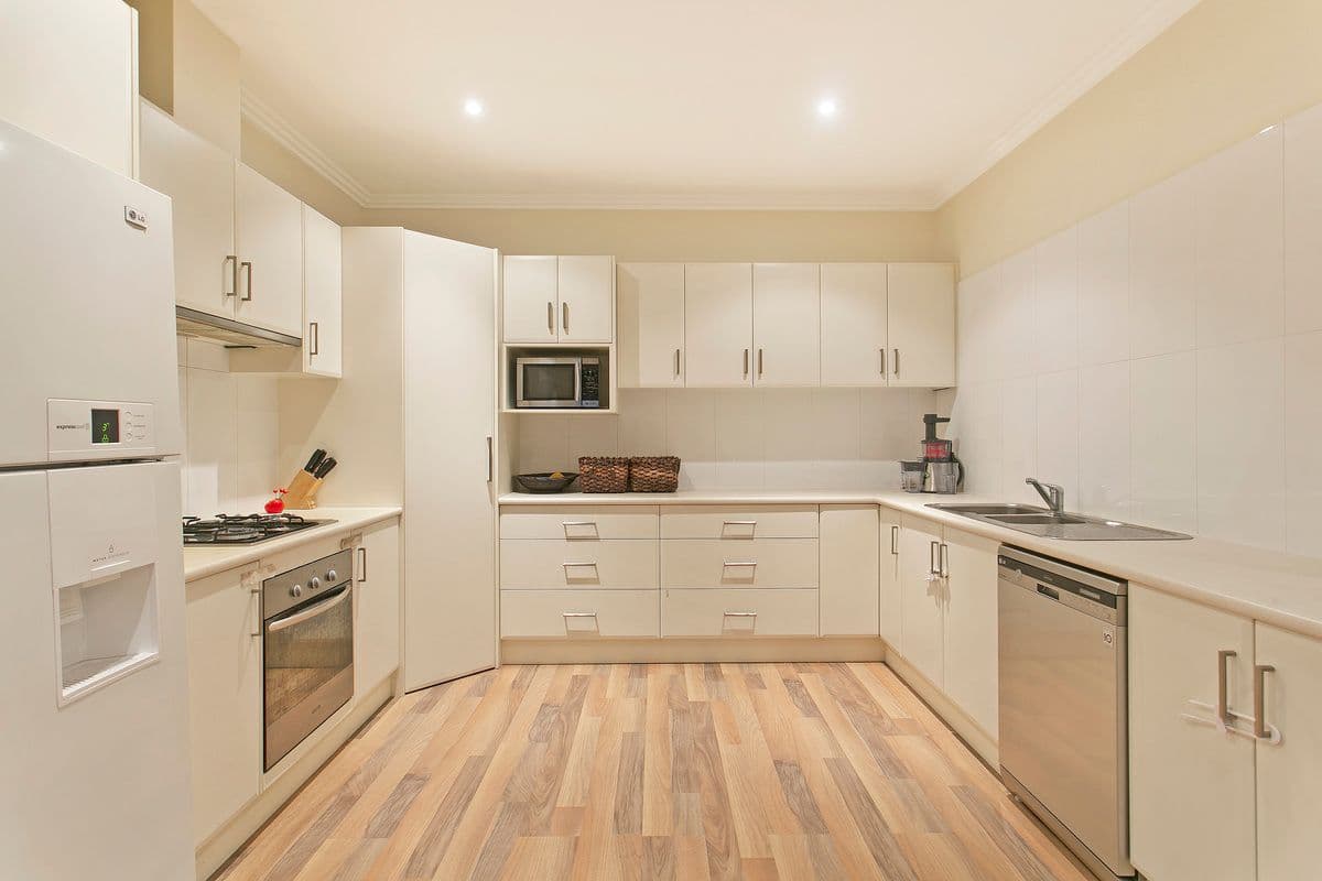 8 Amber Avenue, Clearview SA 5085, Clearview - Thumbnail 4