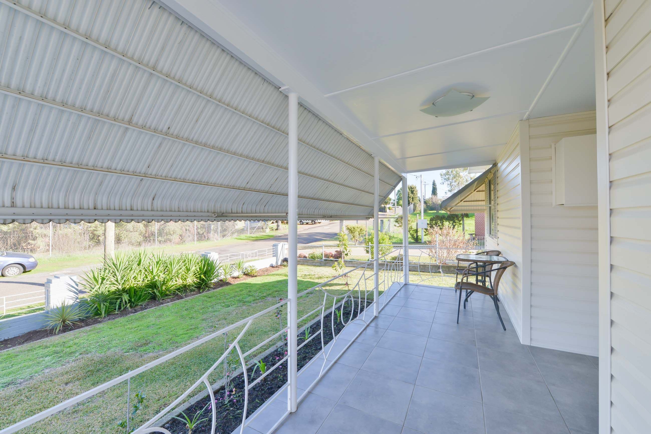 10 Griffin Avenue, Tamworth NSW 2340, Tamworth - Thumbnail 2