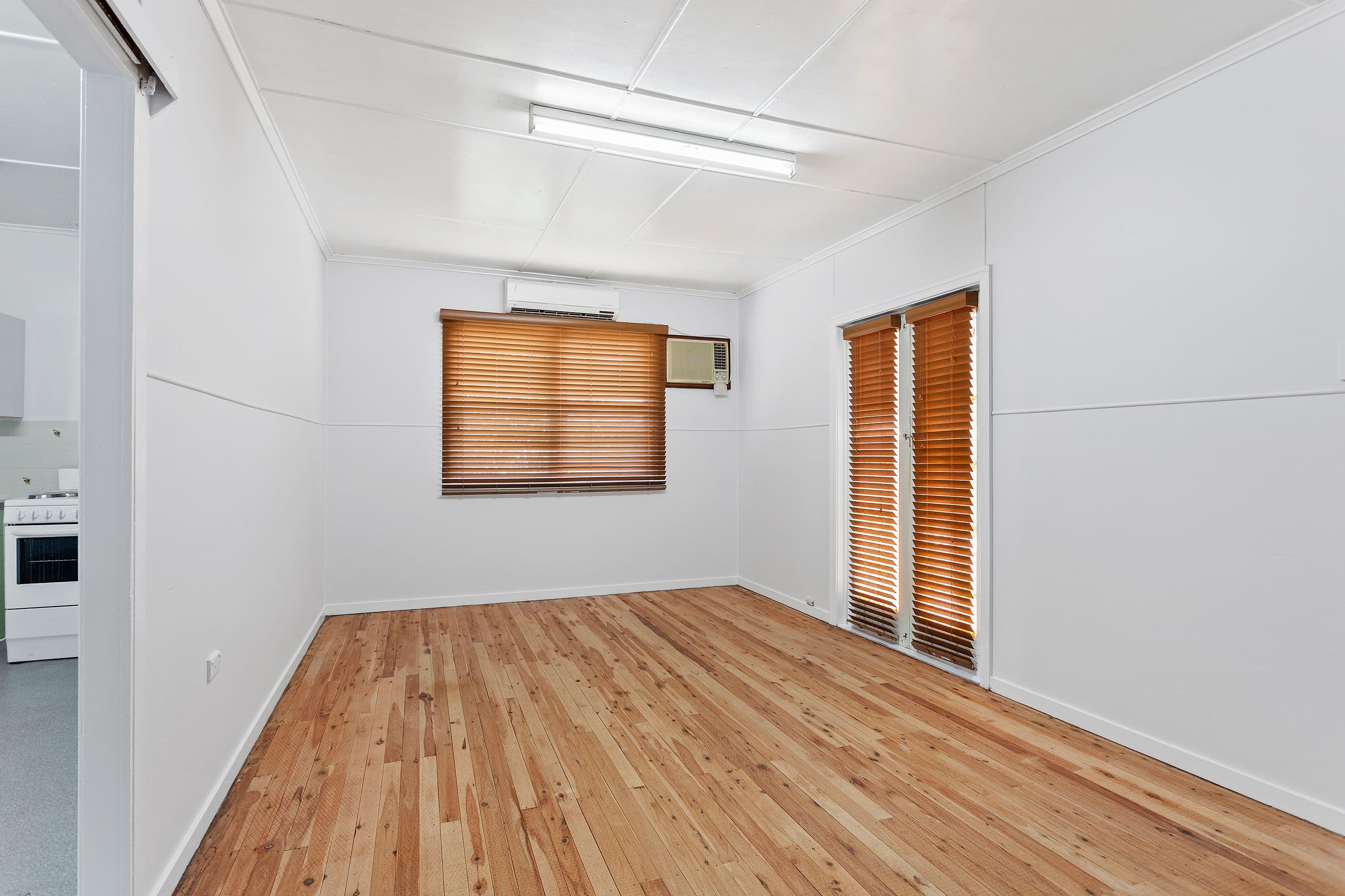 32 Priest Street, Rockville QLD 4350, Rockville - Thumbnail 2