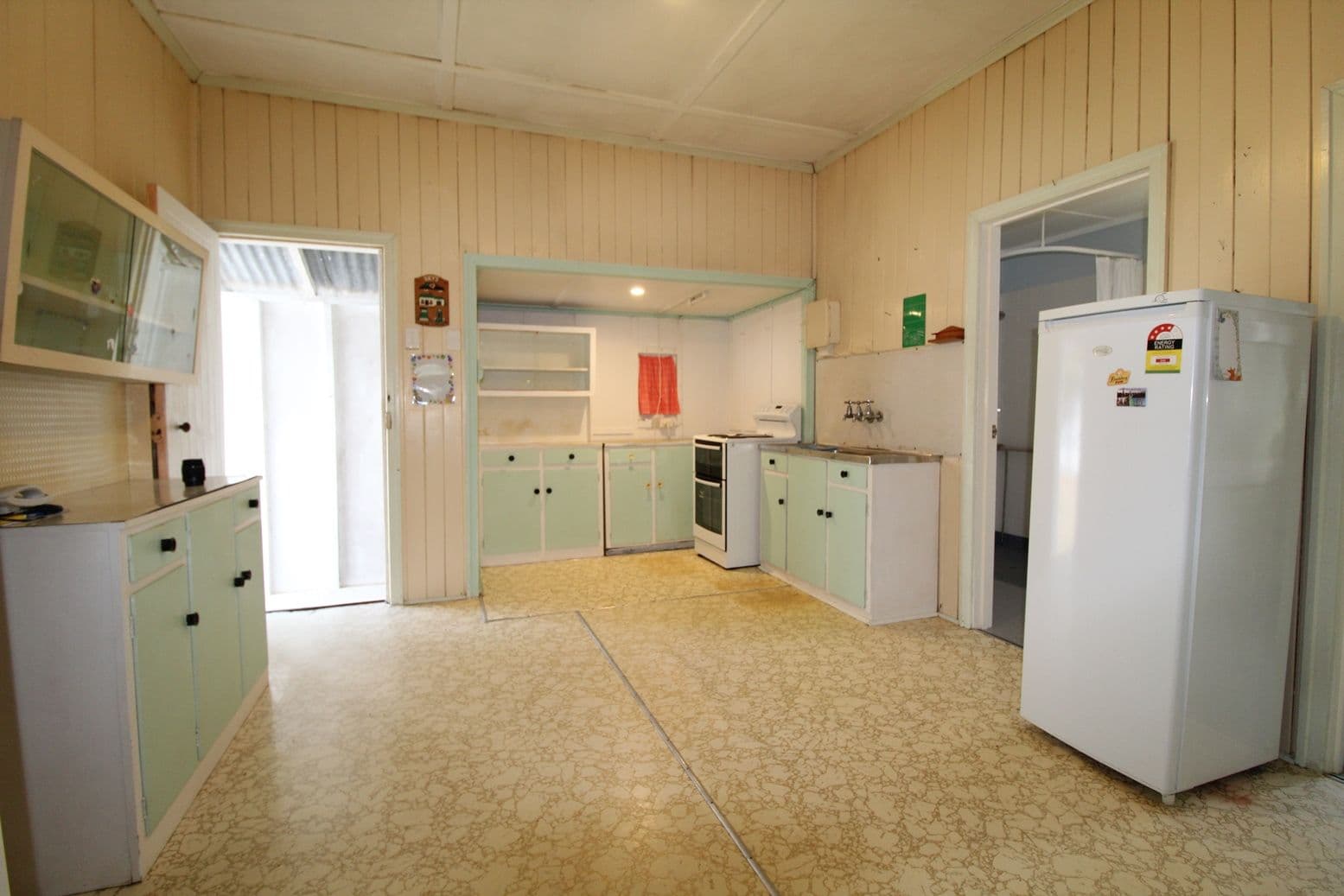 51 Charles Street, Toogoolawah QLD 4313, Toogoolawah - Thumbnail 5