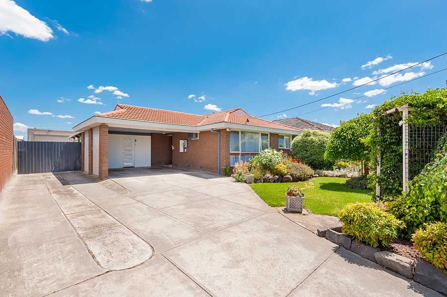 33 Bank Street, Craigieburn VIC 3064, Craigieburn - Thumbnail 2