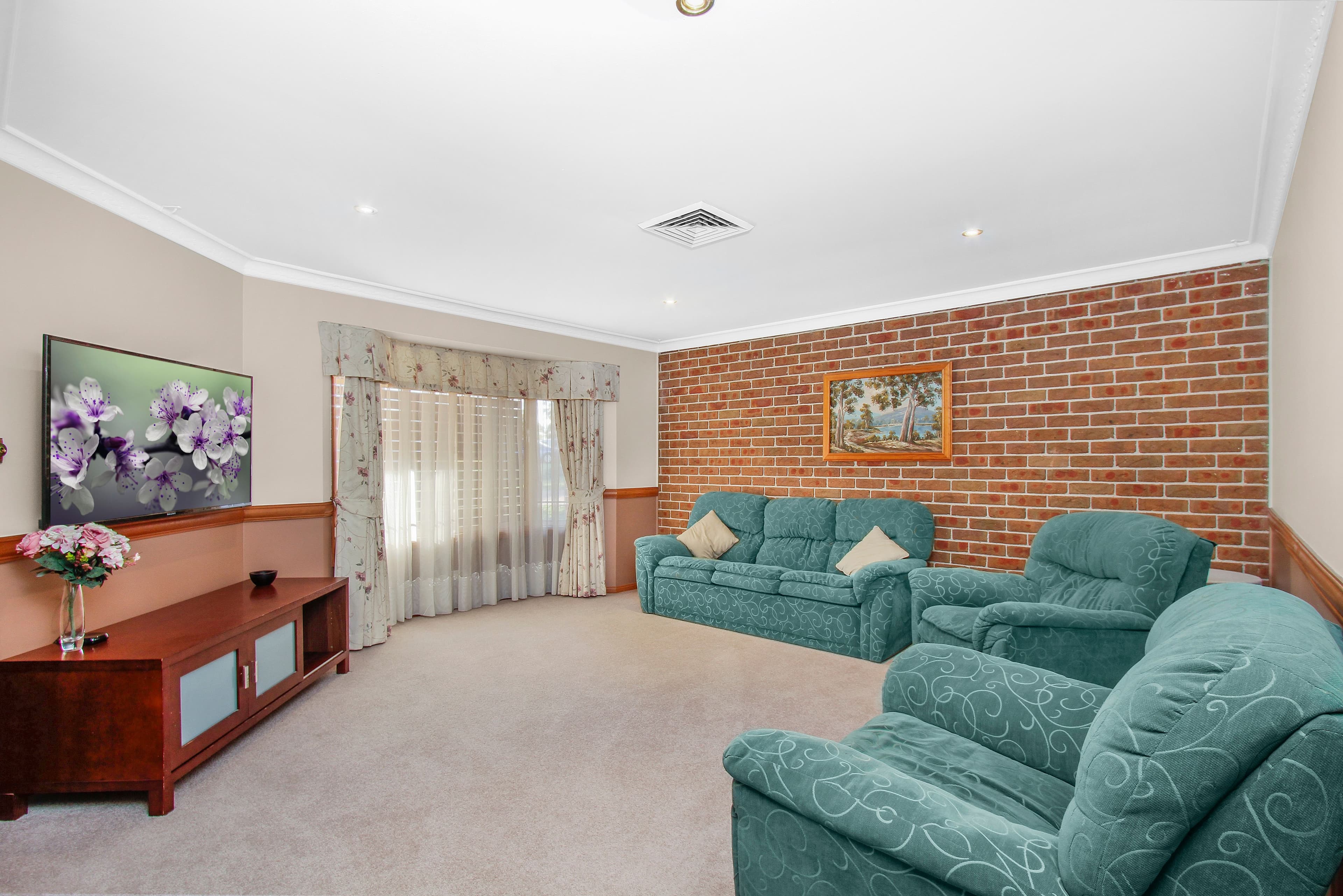 5 Hoop Place, Spring Farm - Thumbnail 2