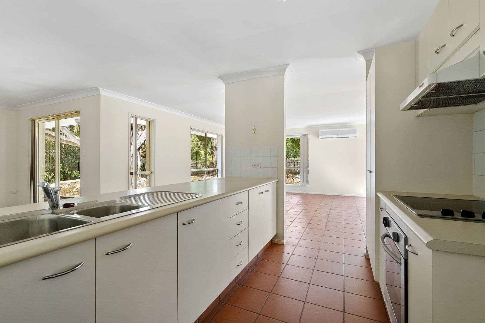 26 Davis Cup Court, Oxenford QLD 4210, Oxenford - Thumbnail 3