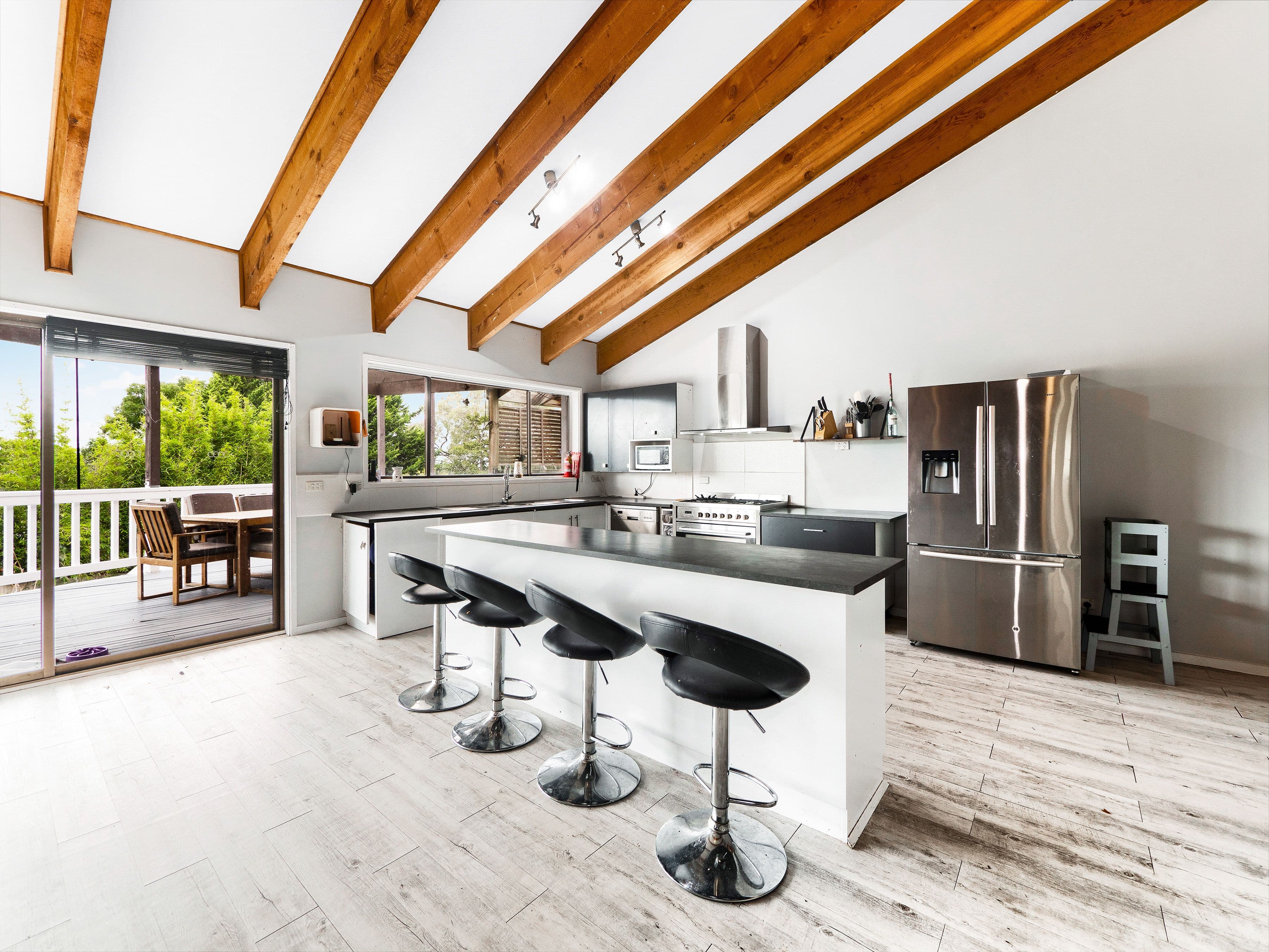5 Martin Place, Pakenham VIC 3810, Pakenham - Thumbnail 2