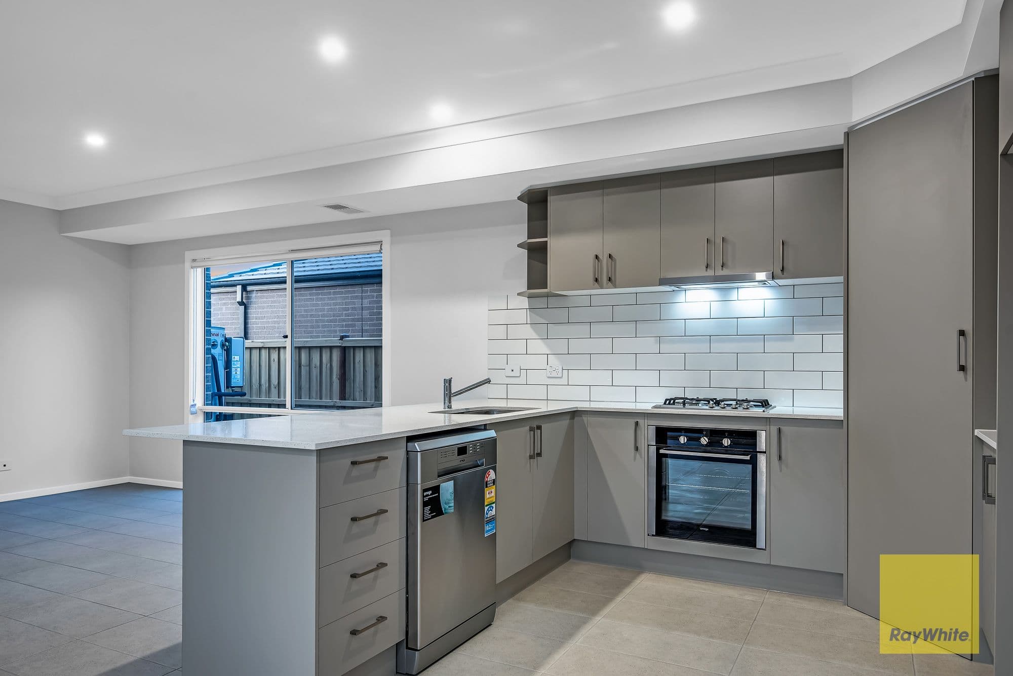 6 Hussey Road, Tarneit VIC 3029, Tarneit - Thumbnail 4