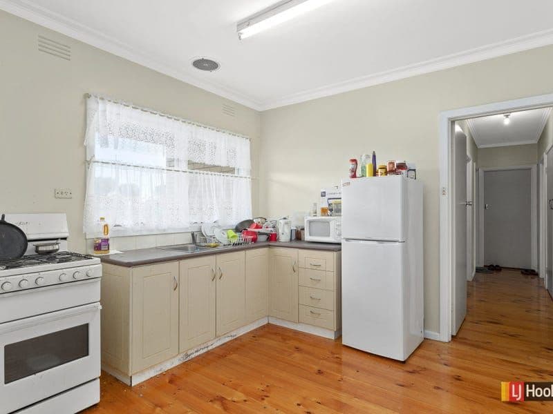 15 Quamby Avenue, Colac VIC 3250, Colac - Thumbnail 6