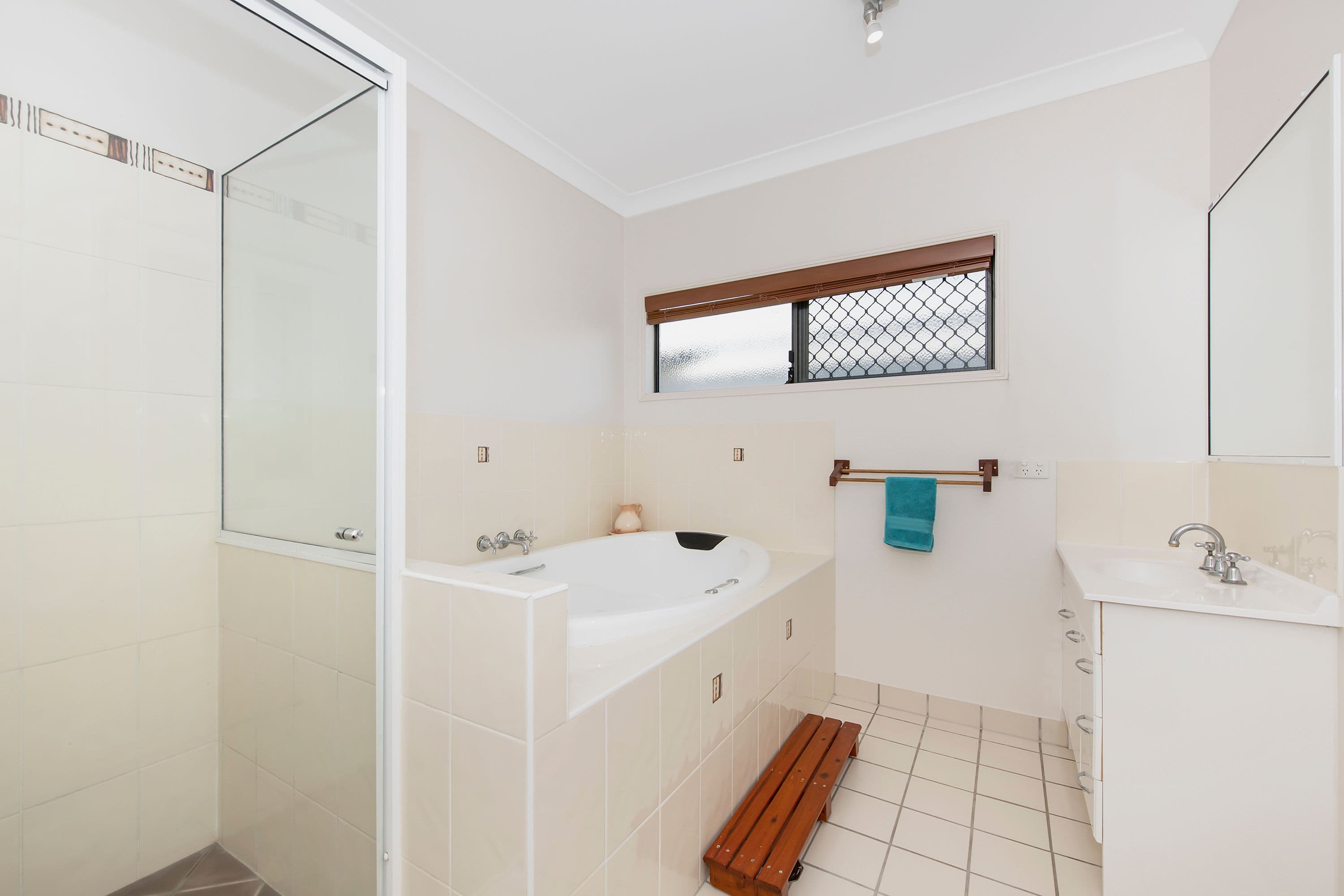 13 Whitewood Close, Mount Louisa QLD 4814, Mount Louisa - Thumbnail 8
