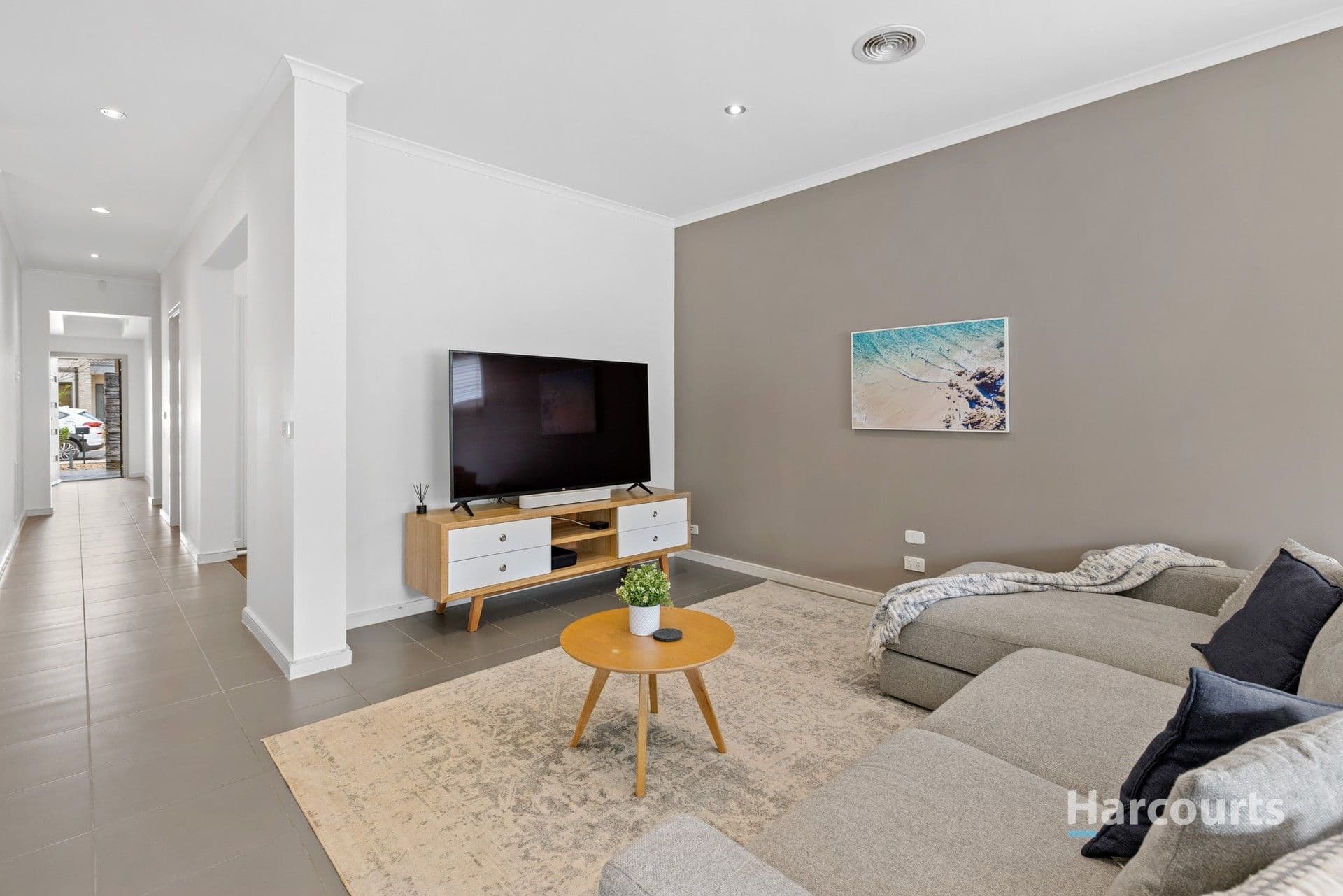 35 Kororoit Approach, Caroline Springs VIC 3023, Caroline Springs - Thumbnail 3
