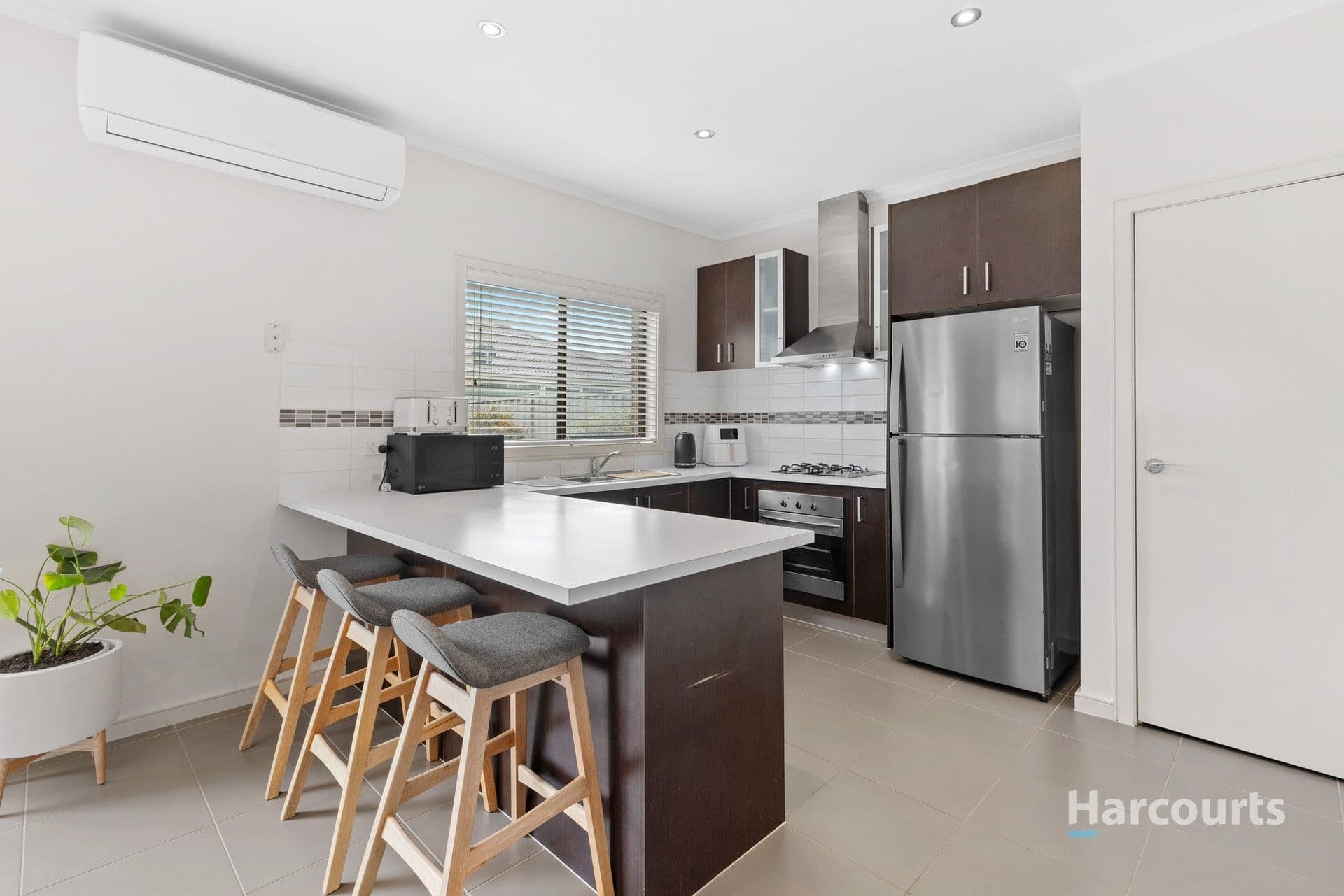 35 Kororoit Approach, Caroline Springs VIC 3023, Caroline Springs - Thumbnail 6