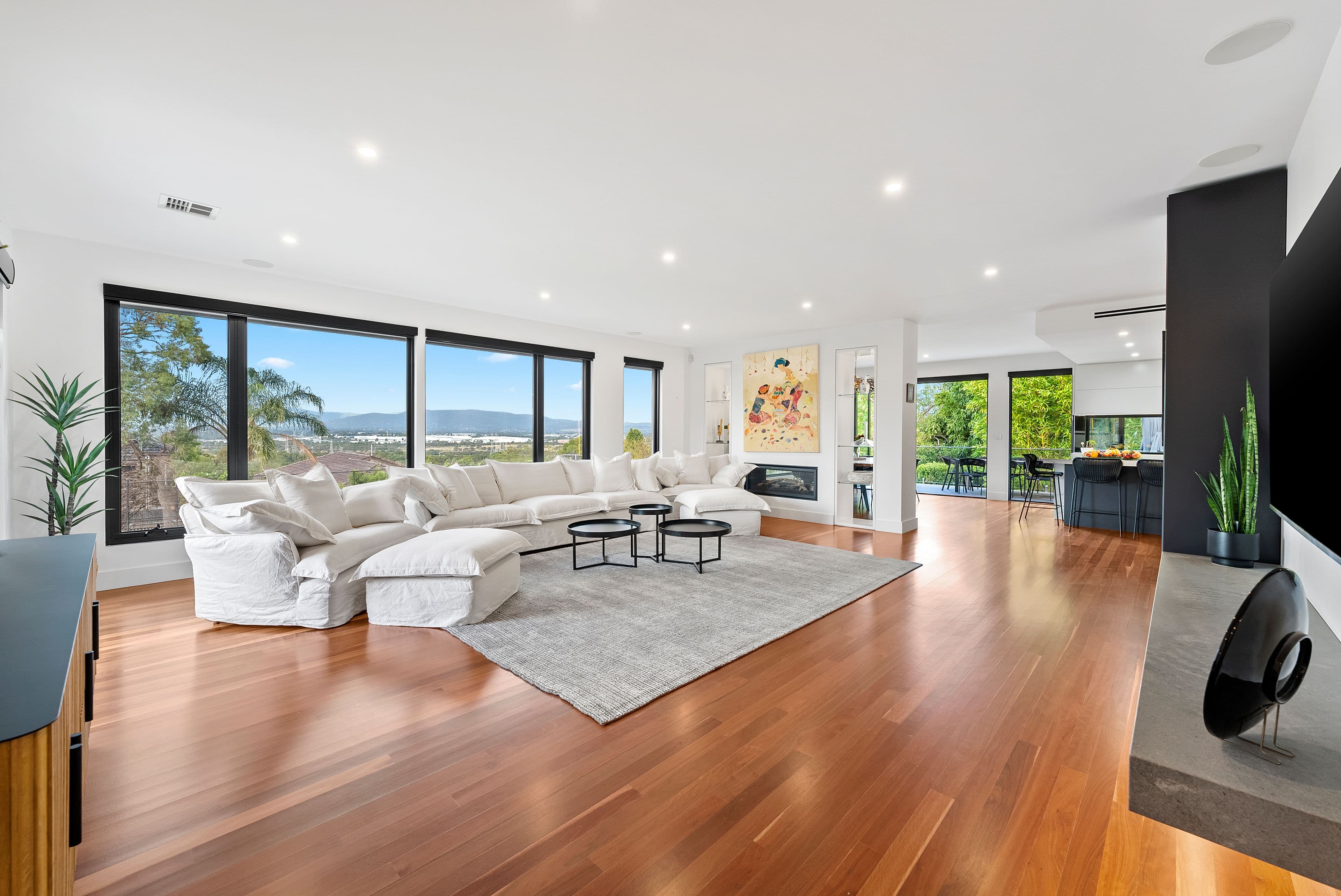 7 Pontford Court, Wheelers Hill VIC 3150, Wheelers Hill - Thumbnail 2