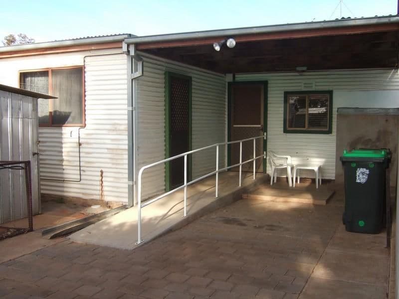 120 Brazil Street, BROKEN HILL NSW 2880, Broken Hill - Thumbnail 2