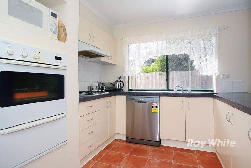28 Scarborough Avenue, CRANBOURNE VIC 3977, Cranbourne West - Thumbnail 2