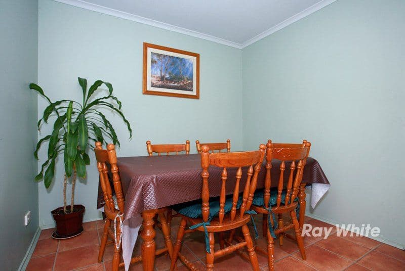 28 Scarborough Avenue, CRANBOURNE VIC 3977, Cranbourne West - Thumbnail 4