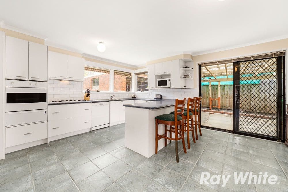 40 Roycroft Avenue, Mill Park VIC 3082, Mill Park - Thumbnail 2