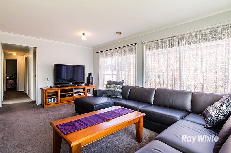 7 Greenbriar Way, Cranbourne West VIC 3977, Cranbourne West - Thumbnail 3