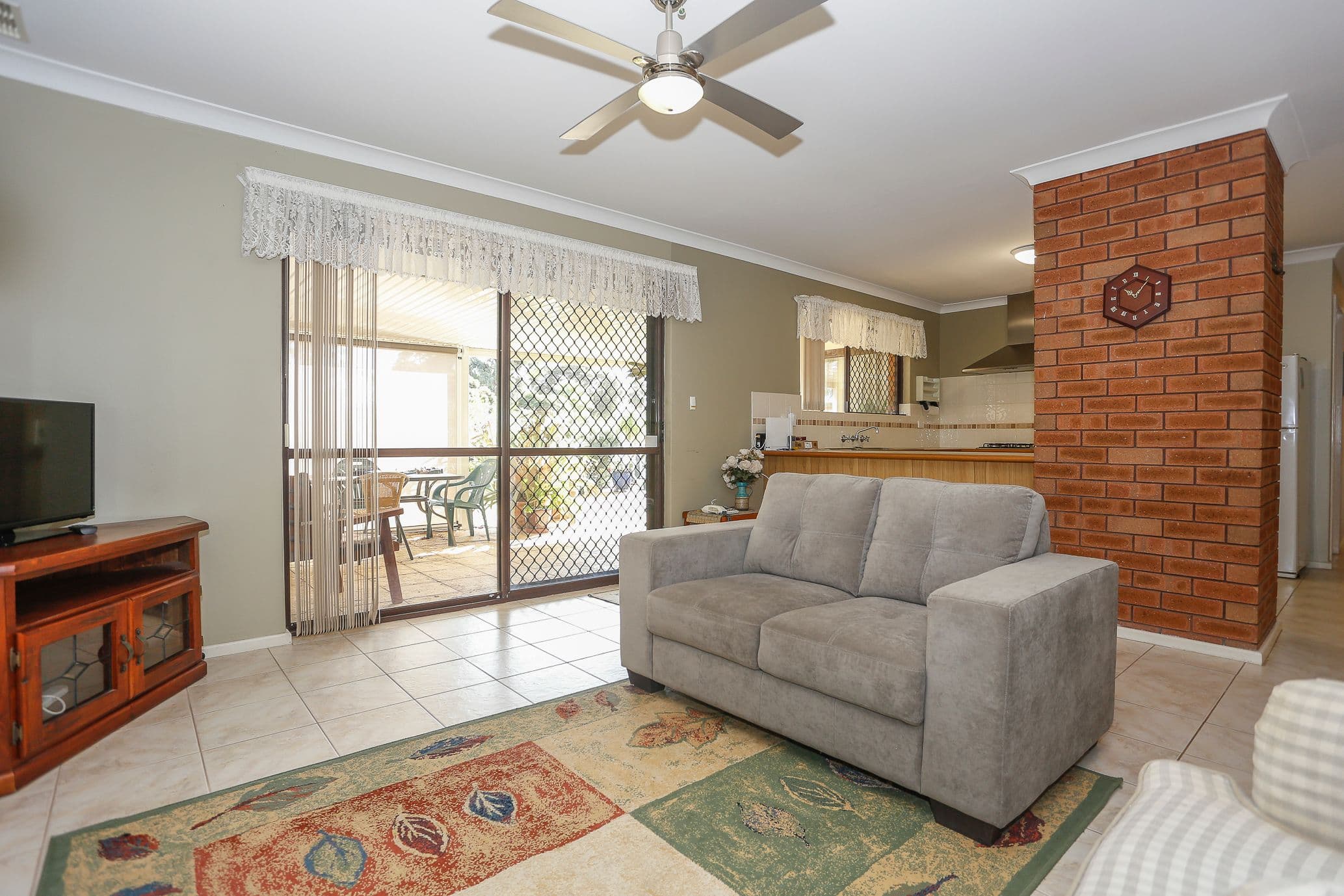 2 Panorama Gardens, Ballajura WA 6066, Ballajura - Thumbnail 3